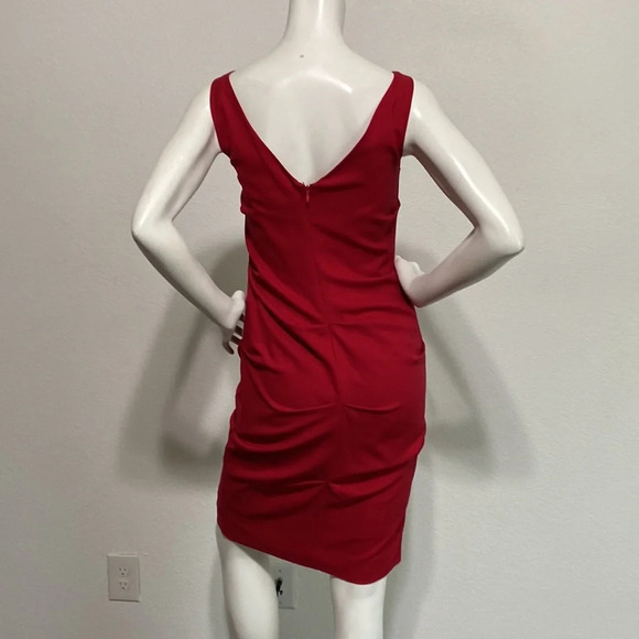 Nicole Miller Red Front Keyhole Ruched 95% Silk Above Knee Dress Size 8 - Picture 5 of 9